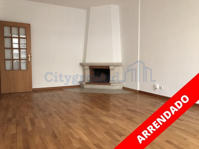 Apartamento T2 - Nossa Senhora do Pópulo, Caldas da Rainha, Leiria - Imagem grande
