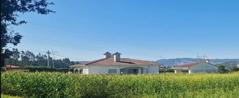 Terreno Rstico T0 - Serzedelo, Guimares, Braga