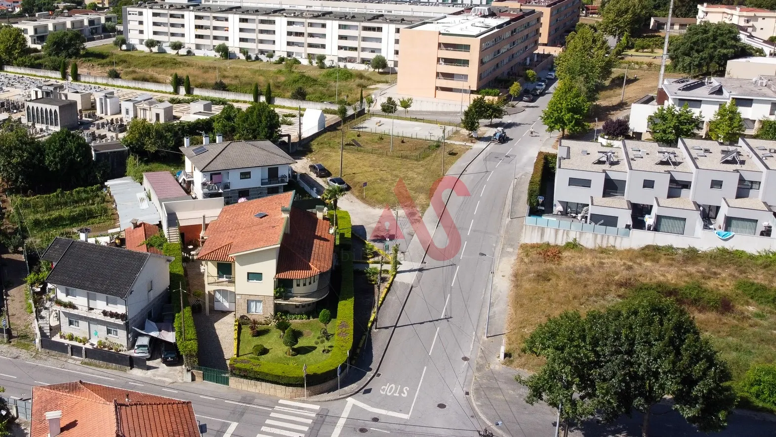 Moradia T3 - Caldelas, Guimares, Braga - Miniatura: 1/9