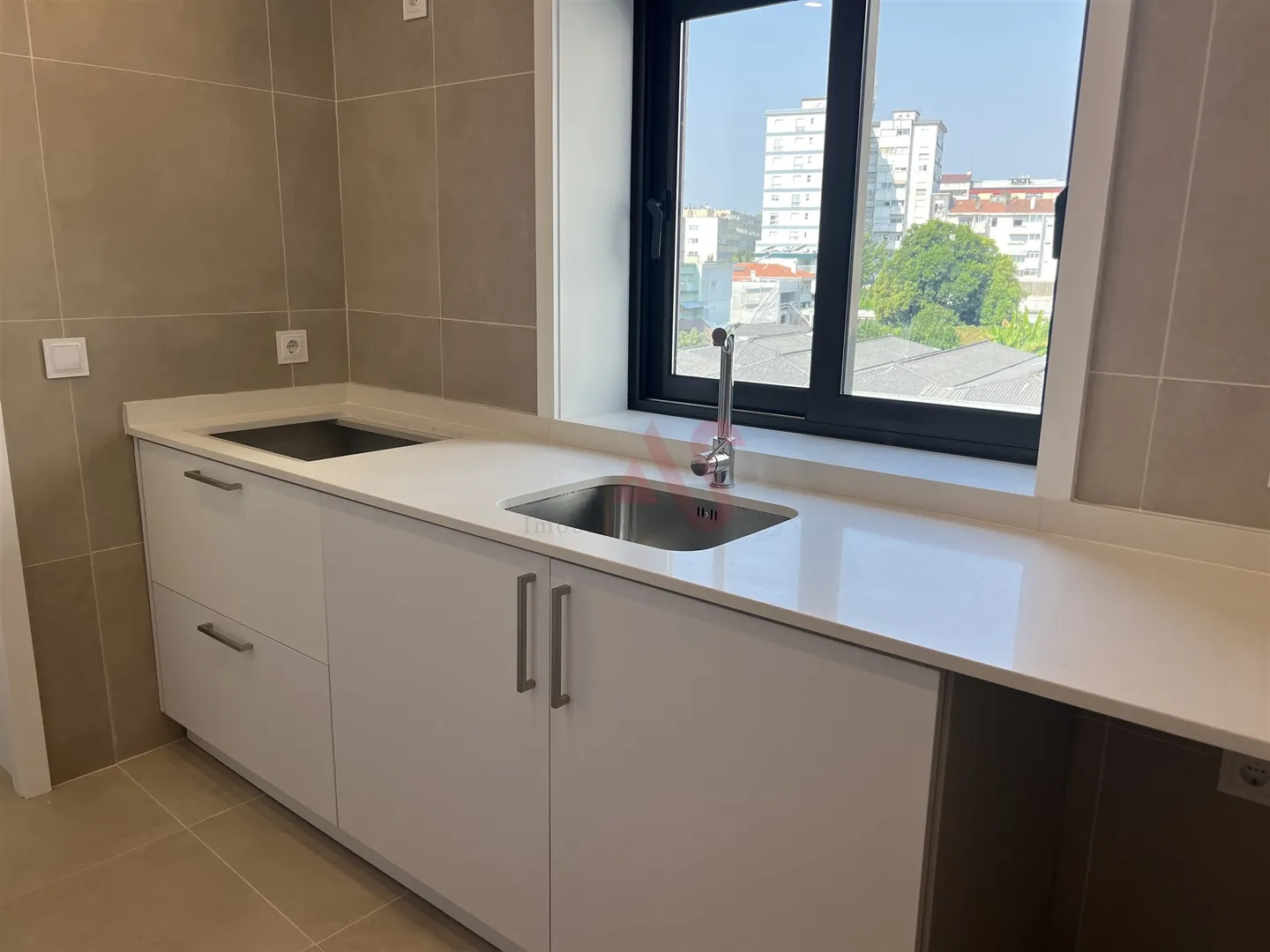 Apartamento T3 - Oliveira, So Paio e So Sebastio, Guimares, Braga - Miniatura: 5/9