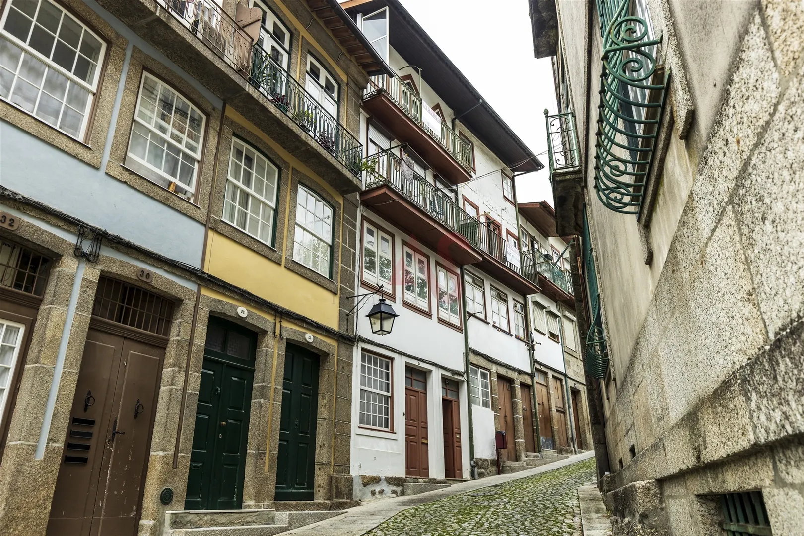 Apartamento T0 - Oliveira, So Paio e So Sebastio, Guimares, Braga