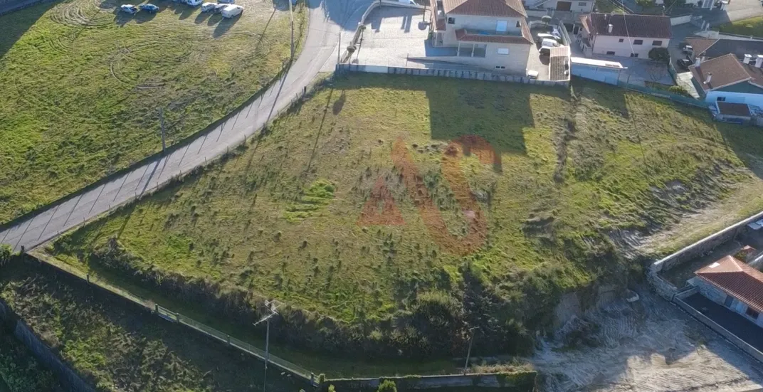 Terreno Urbano T0 - Estor�os, Fafe, Braga