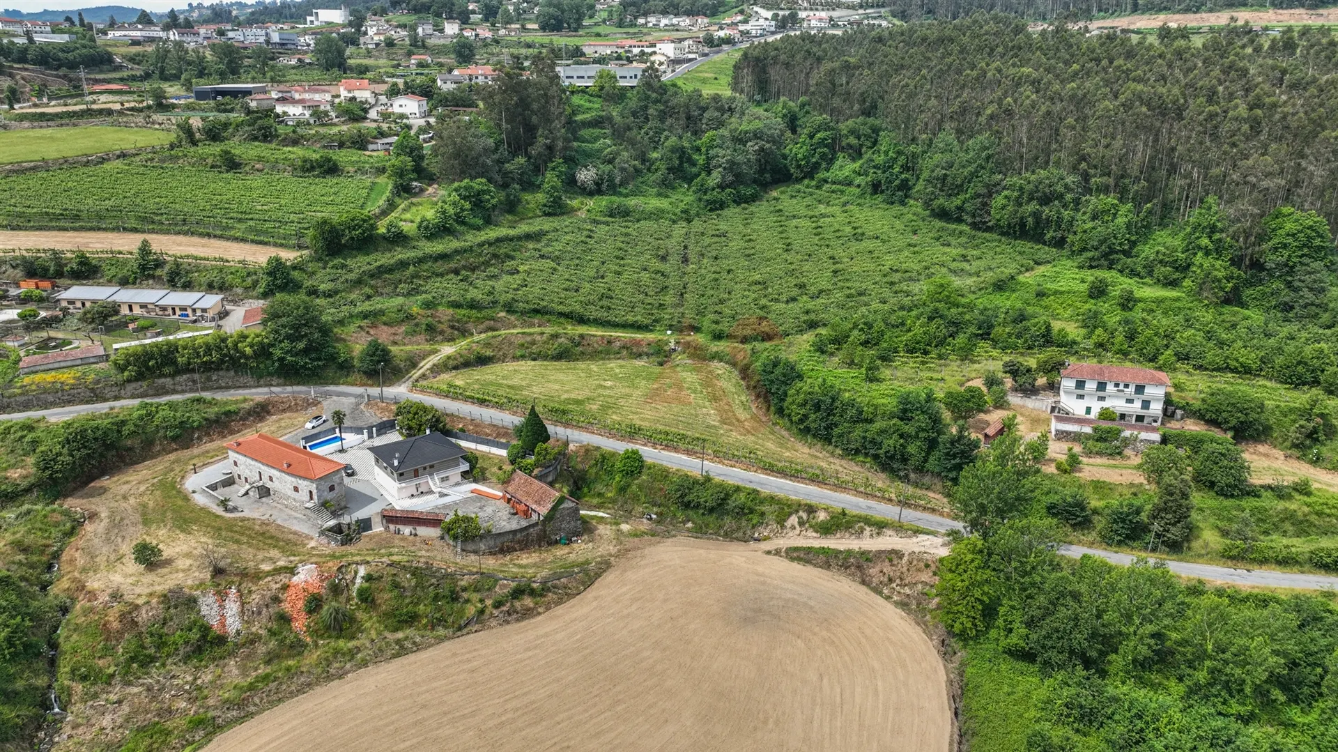 Terreno Rstico T0 - Pombeiro de Ribavizela, Felgueiras, Porto - Miniatura: 2/9