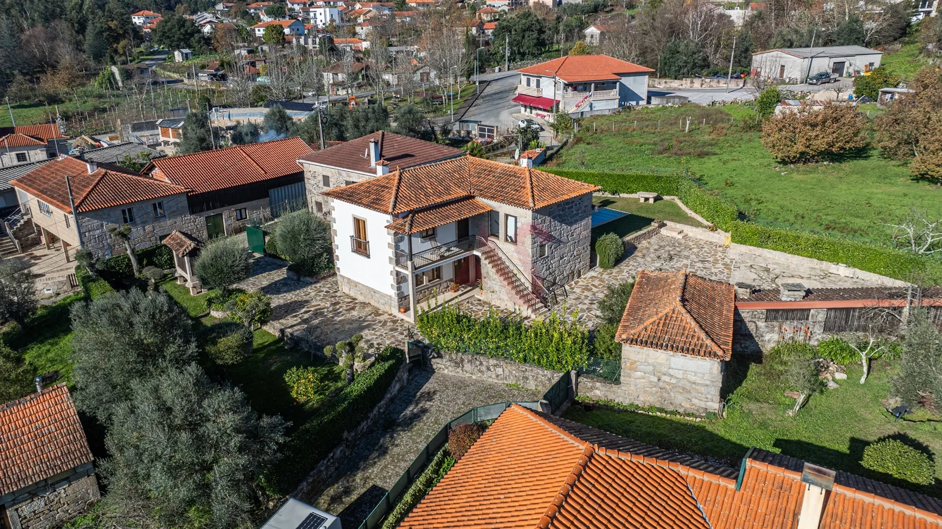 Moradia T4 - Campanh, Mondim de Basto, Vila Real - Miniatura: 5/9