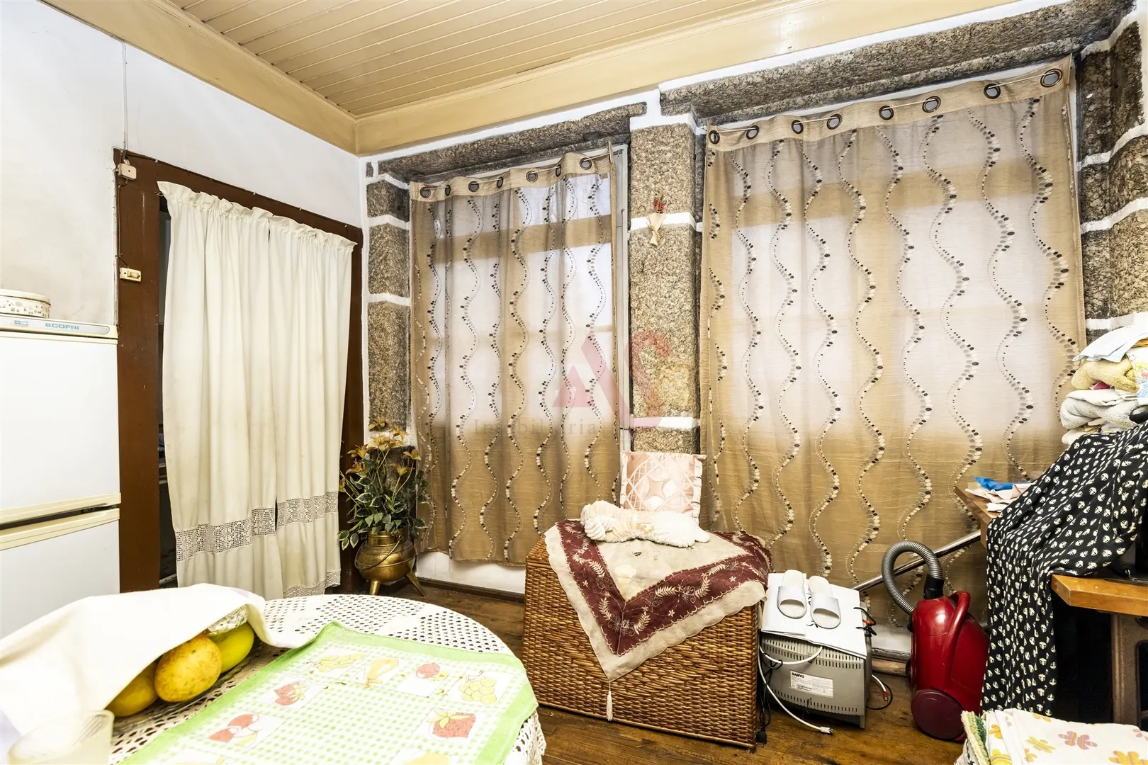 Apartamento T0 - Oliveira, So Paio e So Sebastio, Guimares, Braga - Miniatura: 2/9