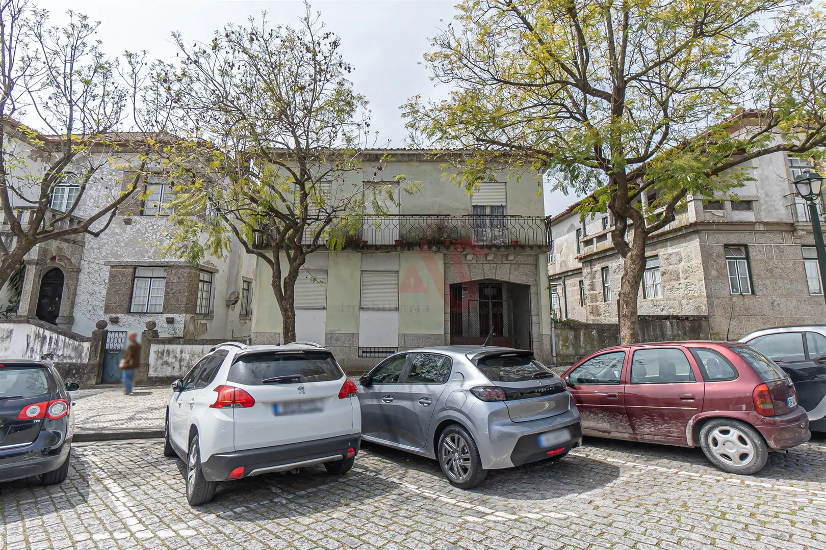 Moradia > T6 - Oliveira, S�o Paio e S�o Sebasti�o, Guimar�es, Braga - Imagem grande