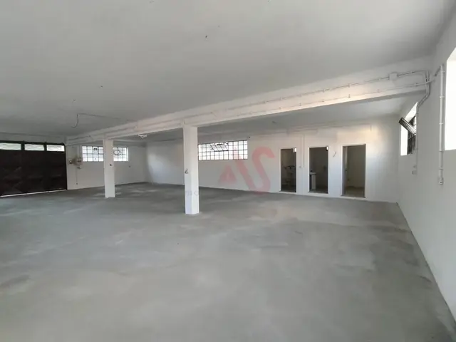 Armaz�m T0 - Caldas de Vizela, Vizela, Braga - Imagem grande