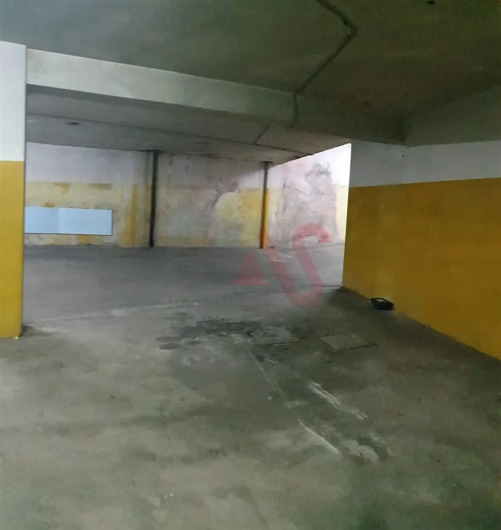 Garagem T0 - Vizela (Santo Adrio), Vizela, Braga - Miniatura: 7/9