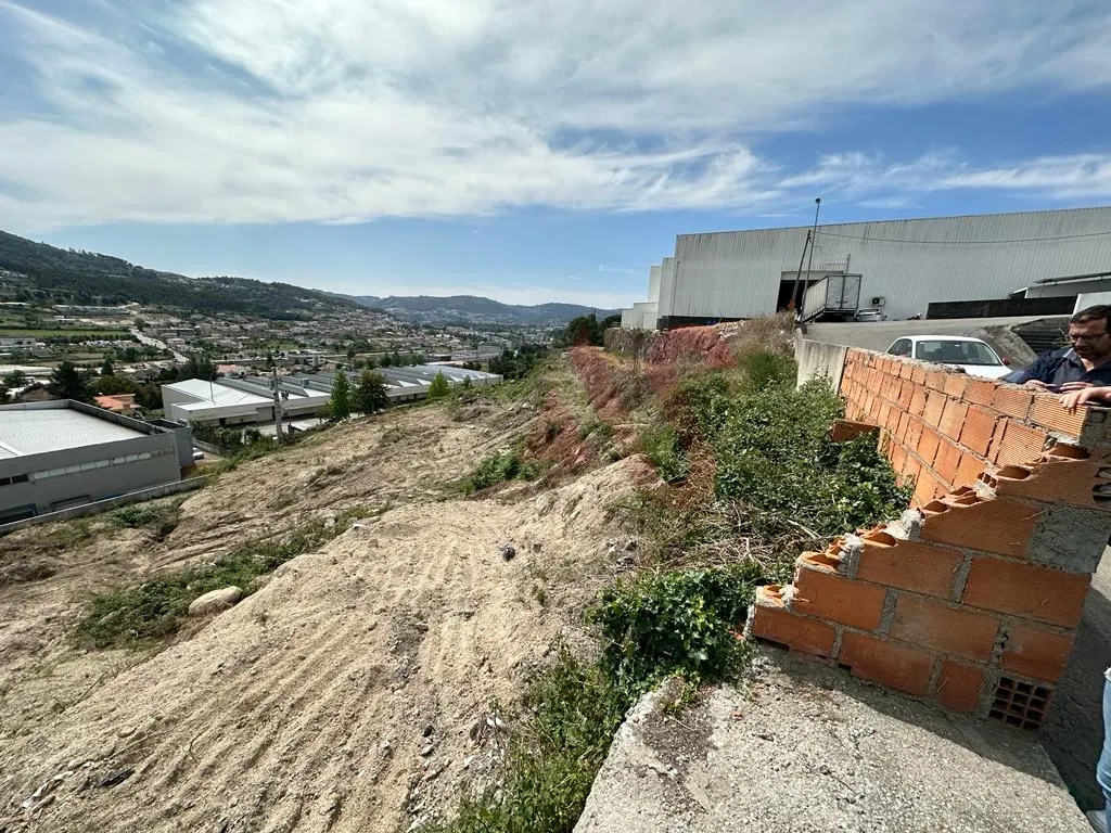 Terreno Rstico T0 - Infias, Vizela, Braga - Miniatura: 1/9