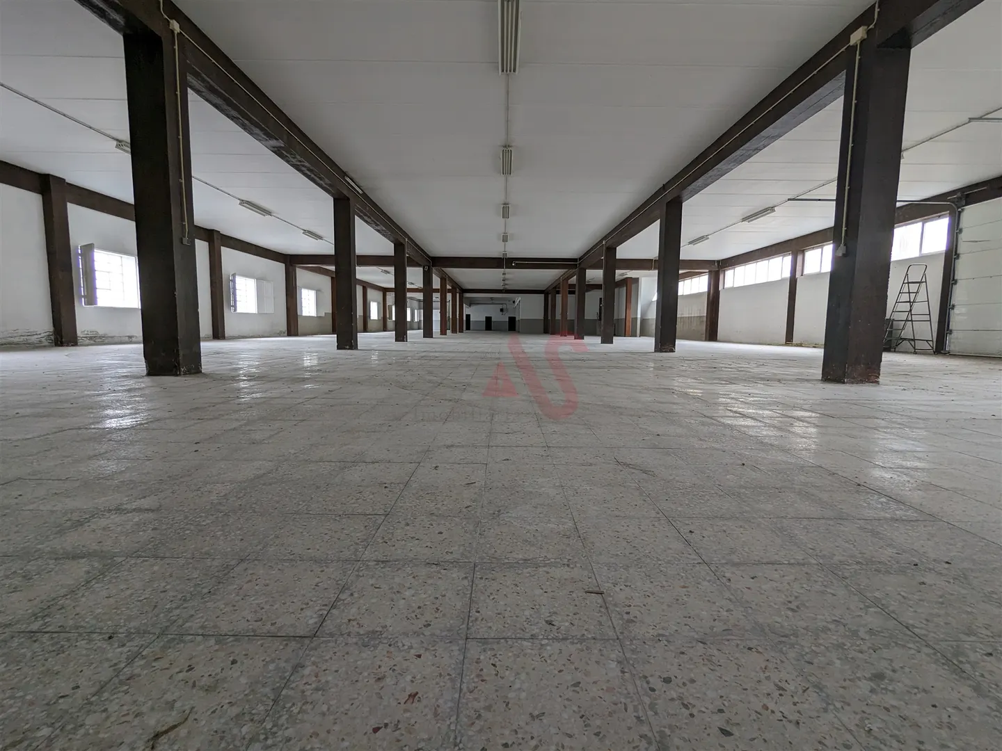 Ind�stria T0 - Cep�es, Fafe, Braga - Imagem grande