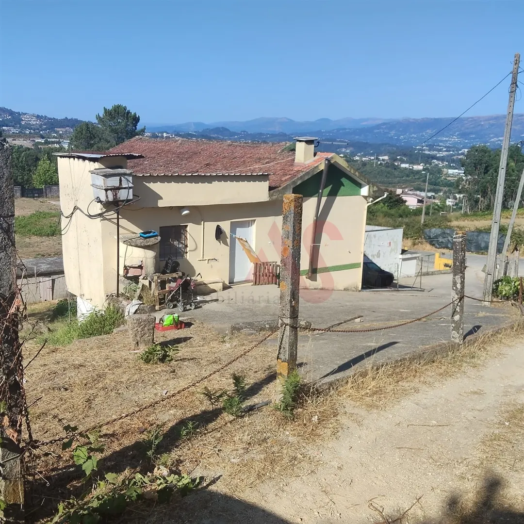 Moradia > T6 - Constance, Marco de Canaveses, Porto