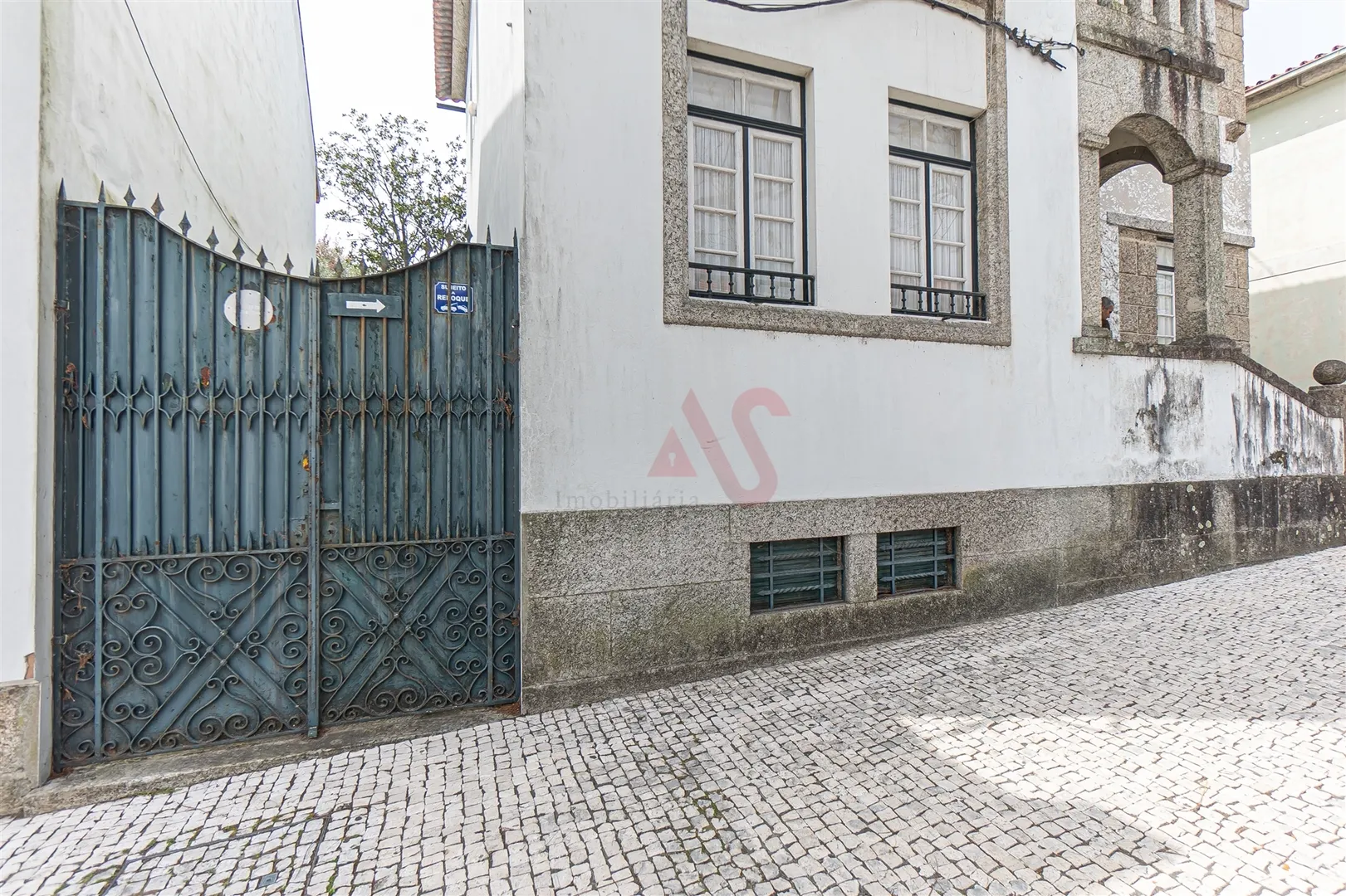 Moradia T4 - Oliveira, S�o Paio e S�o Sebasti�o, Guimar�es, Braga