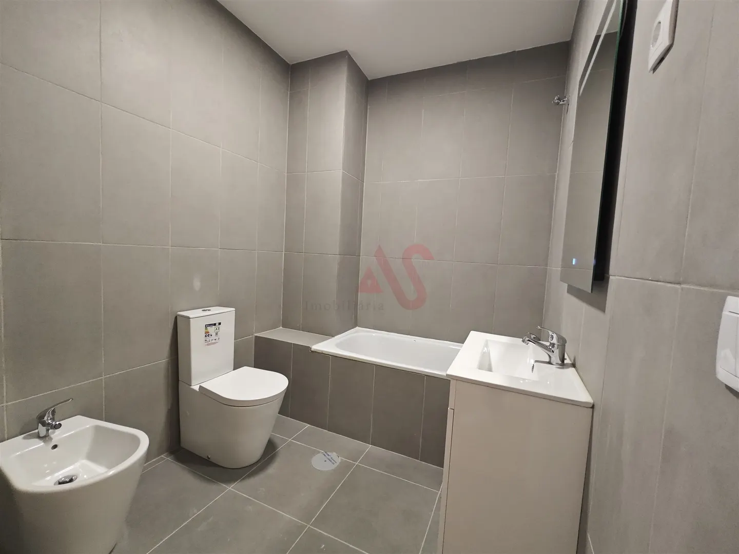 Apartamento T1 - Oliveira, So Paio e So Sebastio, Guimares, Braga - Miniatura: 7/9