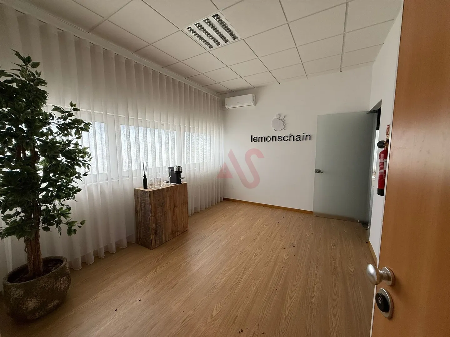 Escrit�rio T0 - Ermesinde, Valongo, Porto