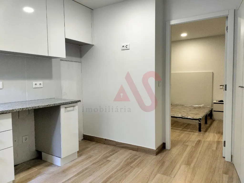 Apartamento T1 - Oliveira, So Paio e So Sebastio, Guimares, Braga - Miniatura: 1/9