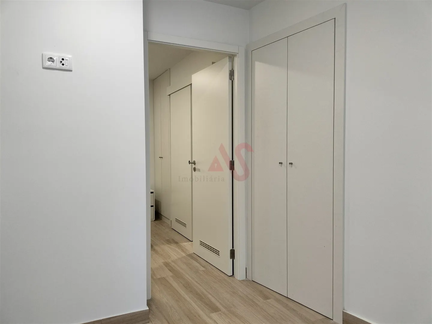 Apartamento T1 - Oliveira, So Paio e So Sebastio, Guimares, Braga - Miniatura: 3/9