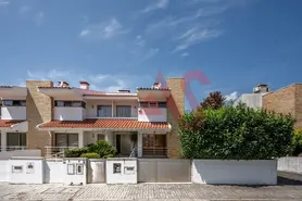 Moradia T3 - Serzedelo, Guimar�es, Braga