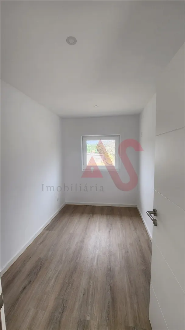 Moradia T3 - Vizela (Santo Adrio), Vizela, Braga - Miniatura: 8/9