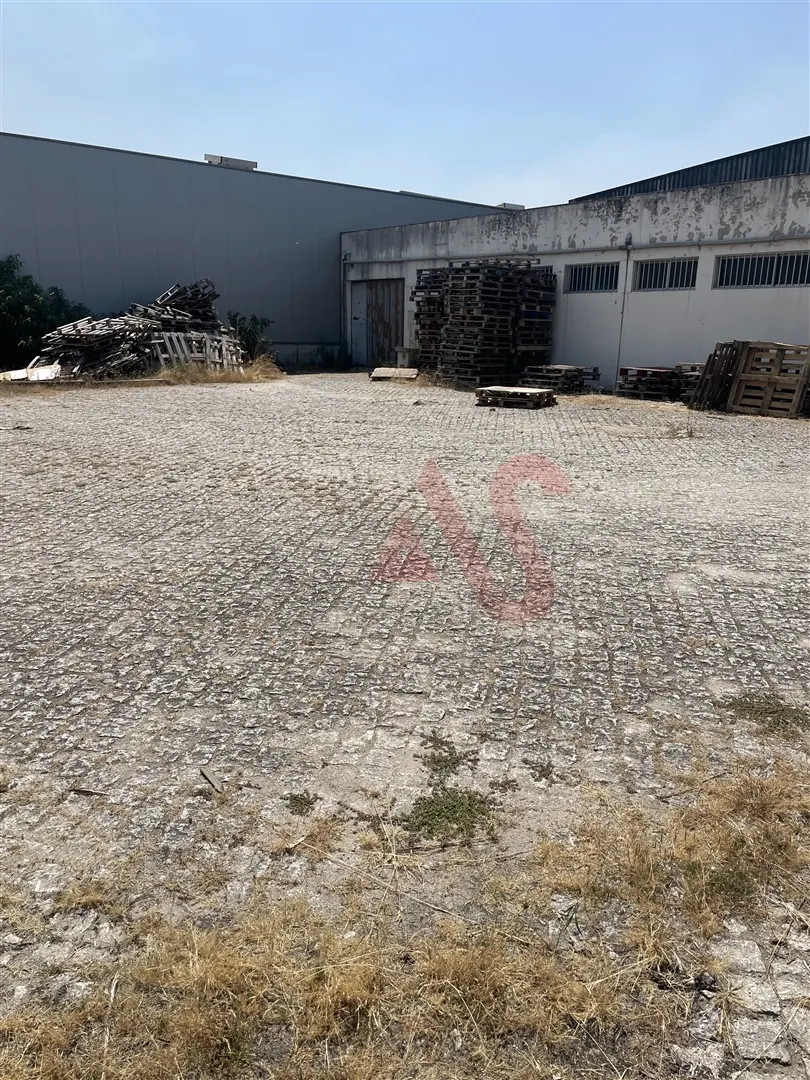 Armazm T0 - Guilhufe, Penafiel, Porto - Miniatura: 2/9