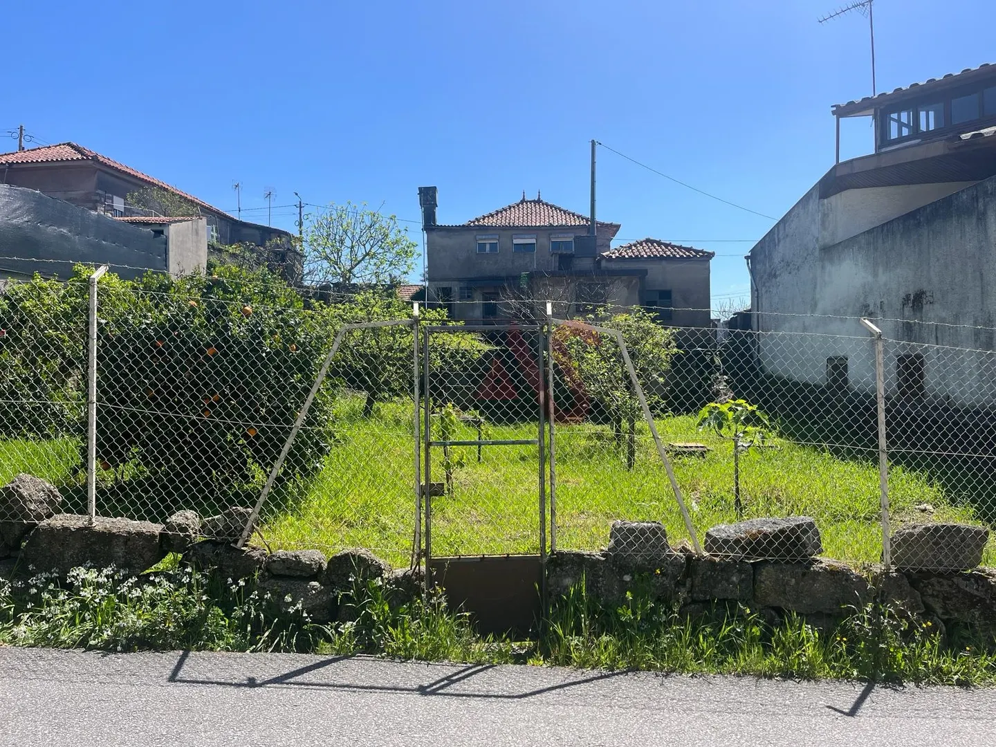 Moradia T5 - Lordelo, Guimares, Braga - Miniatura: 1/9