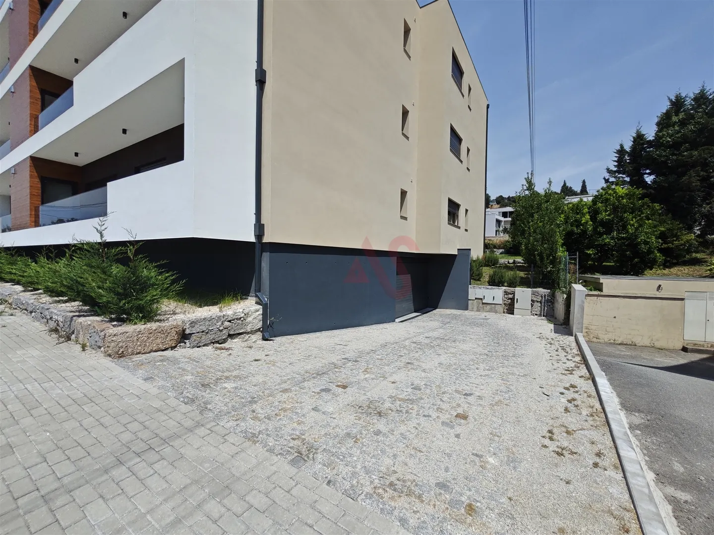 Garagem T0 - Caldas de Vizela, Vizela, Braga - Miniatura: 7/9