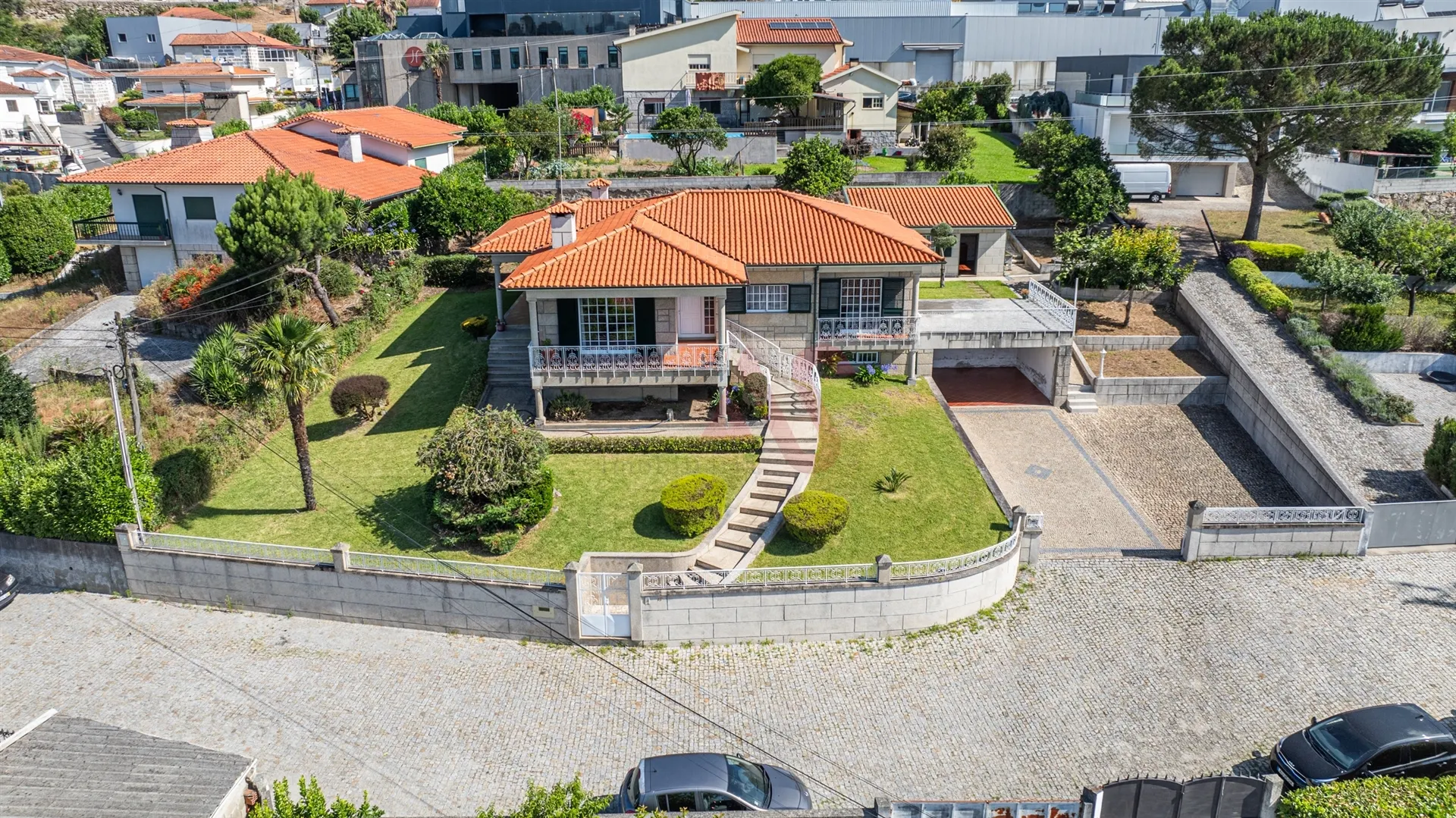 Moradia T3 - Moreira de Cnegos, Guimares, Braga