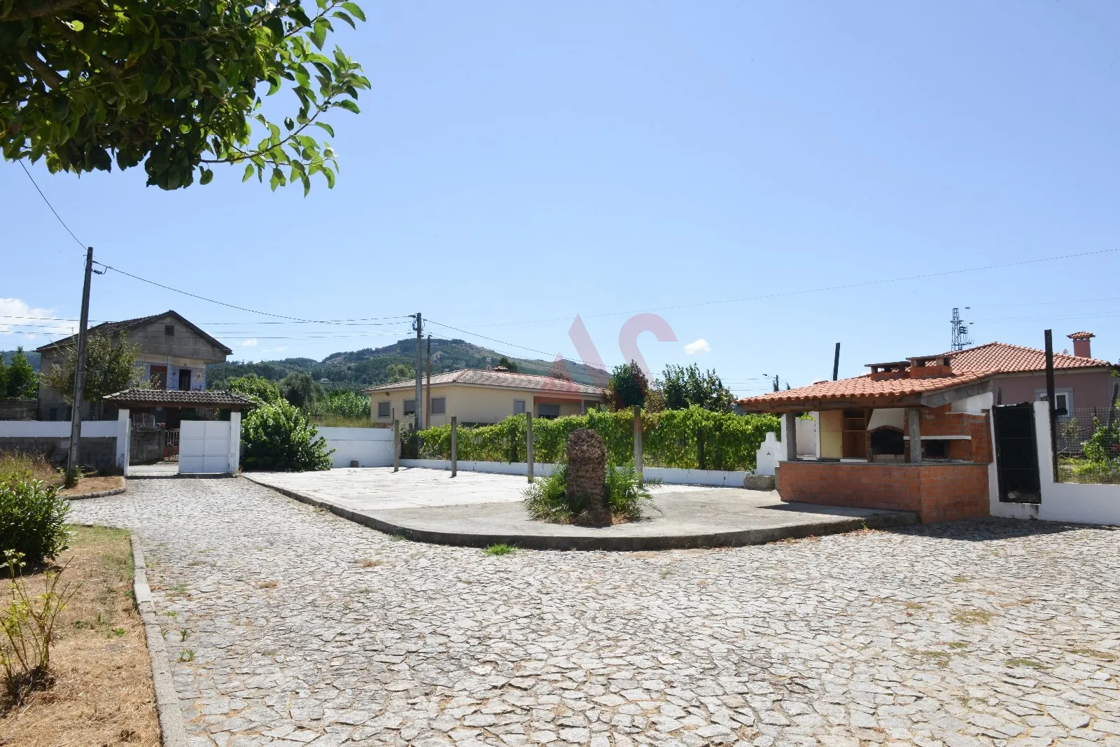Moradia T6 - Gemieira, Ponte de Lima, Viana do Castelo - Miniatura: 1/9