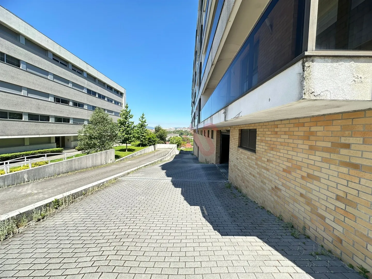 Garagem T0 - Azurm, Guimares, Braga - Miniatura: 6/9