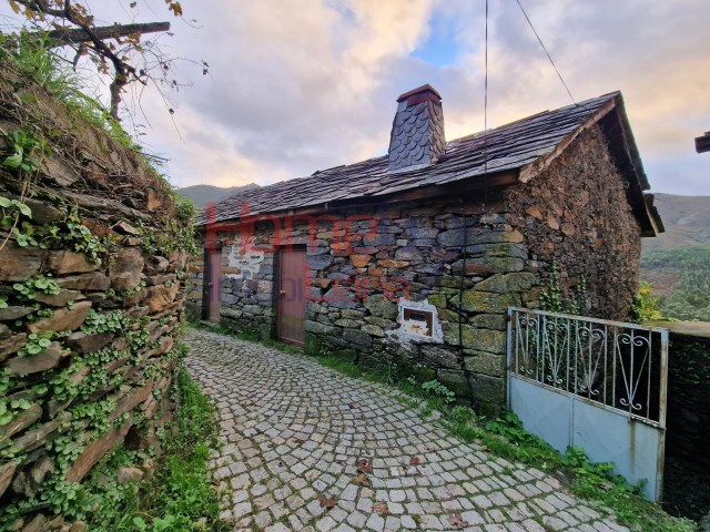 Moradia T2 - São Martinho das Moitas, São Pedro do Sul, Viseu - Imagem grande