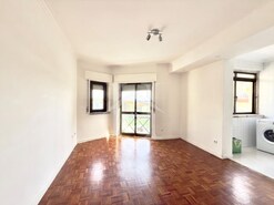 Apartamento T2 - Águas Livres, Amadora, Lisboa