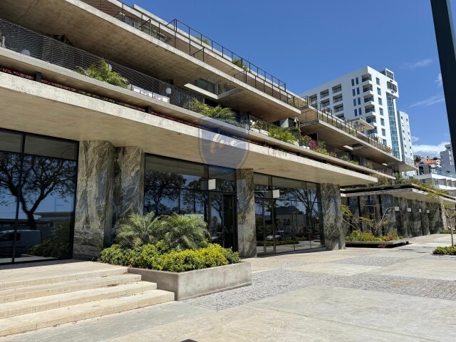 Comércio - São Martinho, Funchal, Ilha da Madeira - Imagem grande