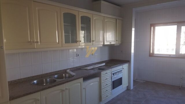 Apartamento T3 - Milheirós de Poiares, Santa Maria da Feira, Aveiro - Imagem grande