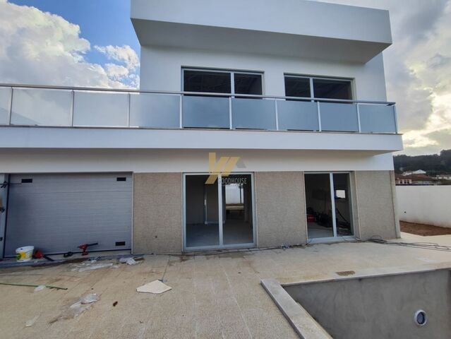 Moradia T4 - Lob�o, Santa Maria da Feira, Aveiro - Imagem grande