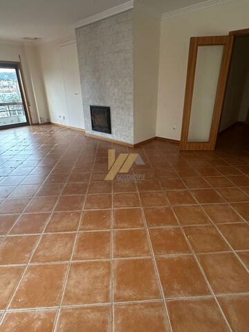 Apartamento T3 - Oliveira de Azemeis, Oliveira de Azem�is, Aveiro - Imagem grande