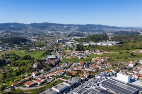 Moradia - Moreira de C�negos, Guimar�es, Braga - Miniatura: 1/46