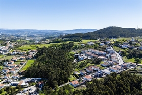 Terreno Urbano T2 - Mogege, Vila Nova de Famalic�o, Braga