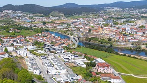 Moradia T3 - Barcelinhos, Barcelos, Braga - Miniatura: 23/27