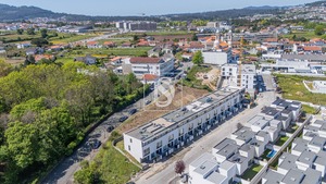 Moradia T3 - Barcelinhos, Barcelos, Braga - Miniatura: 26/27