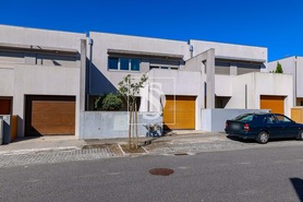 Moradia T4 - Santa Maria Oliveira, Vila Nova de Famalico, Braga