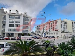 Loja - Mina de gua, Amadora, Lisboa