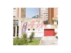 Garagem - Vilar de Andorinho, Vila Nova de Gaia, Porto