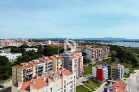 Loja T0 - Alto do Seixalinho, Barreiro, Setbal - Miniatura: 7/10