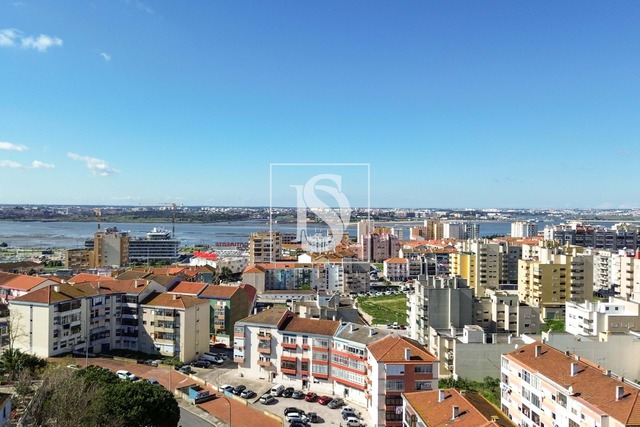 Garagem T0 - Alto do Seixalinho, Barreiro, Setúbal - Imagem grande