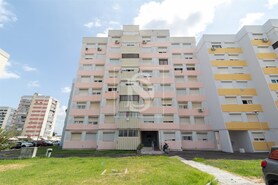 Apartamento T3 - Santo Ant�nio da Charneca, Barreiro, Set�bal - Miniatura: 15/15