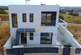 Moradia T4 - Mexilhoeira Grande, Portim�o, Faro (Algarve)