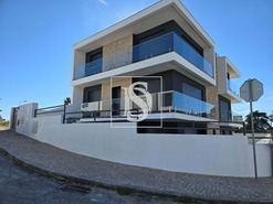 Moradia T4 - Charneca da Caparica, Almada, Setbal - Miniatura: 46/46