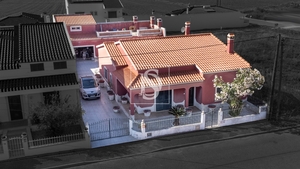 Moradia T4 - Benfica do Ribatejo, Almeirim, Santar�m - Miniatura: 1/56