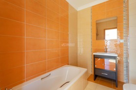Apartamento T3 - Loul�, Loul�, Faro (Algarve) - Miniatura: 35/40