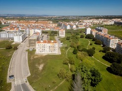 Apartamento T3 - Afonsoeiro, Montijo, Set�bal - Miniatura: 48/48