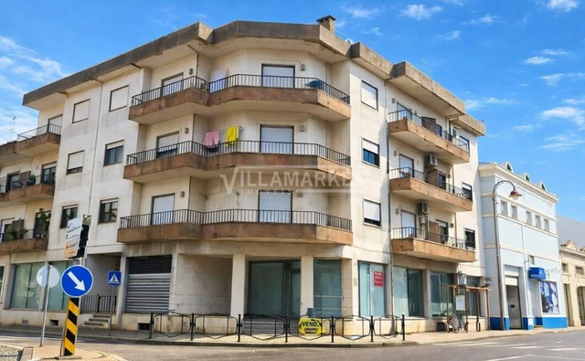 Loja T0 - S�o Miguel do Rio Torto, Abrantes, Santar�m - Imagem grande